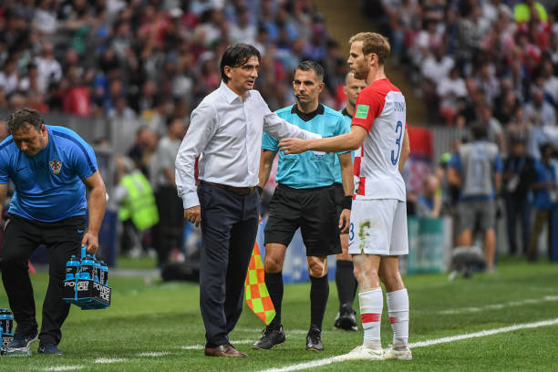 她在多次比 她在多次比